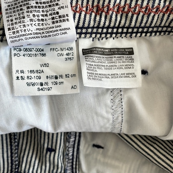 Sz32 Levi’s Seersucker Rolled Cuff Denim Shorts in GUC - Picture 7 of 7